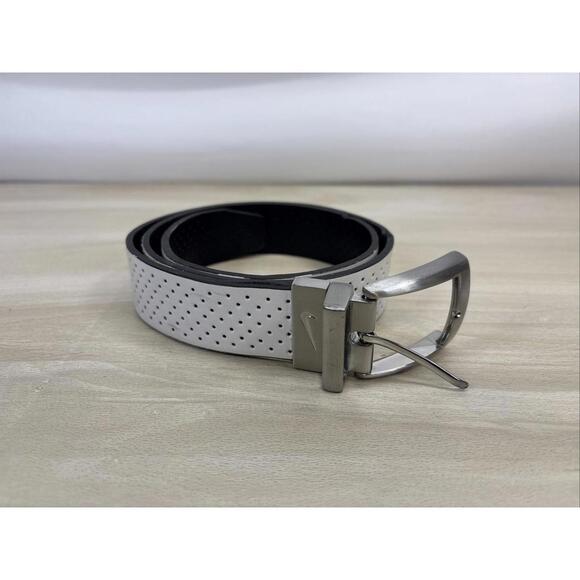 Nike Golf Core Perforated Reversible Belt Black/White Sz M - Picture 1 of 5